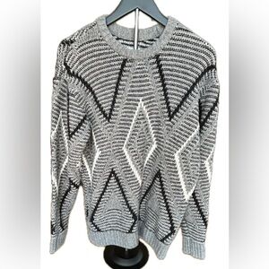 Hollister Black and Gray Patterned Sweater